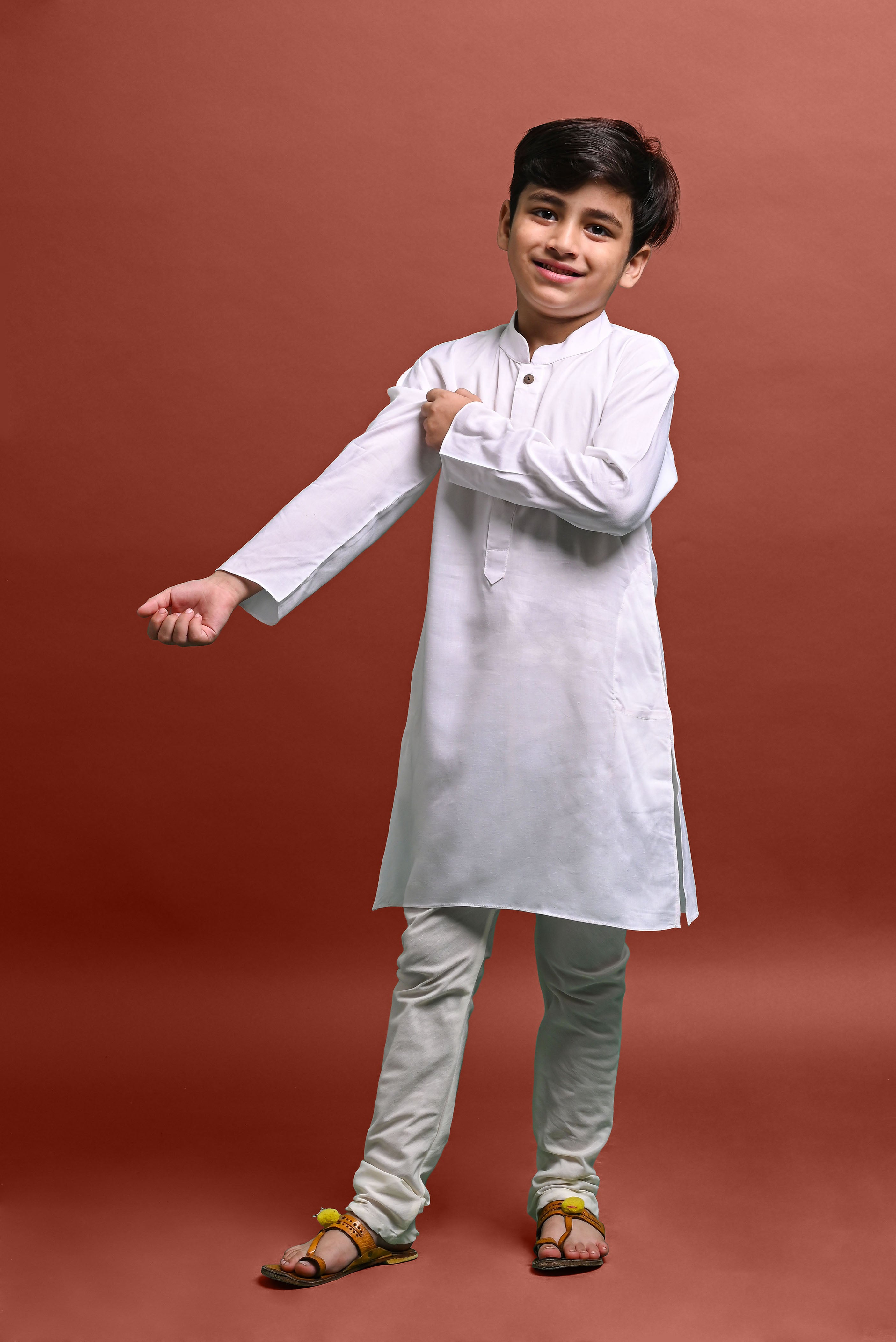 White Solid Kurta With Pajama Set for Kids Vesham Retails