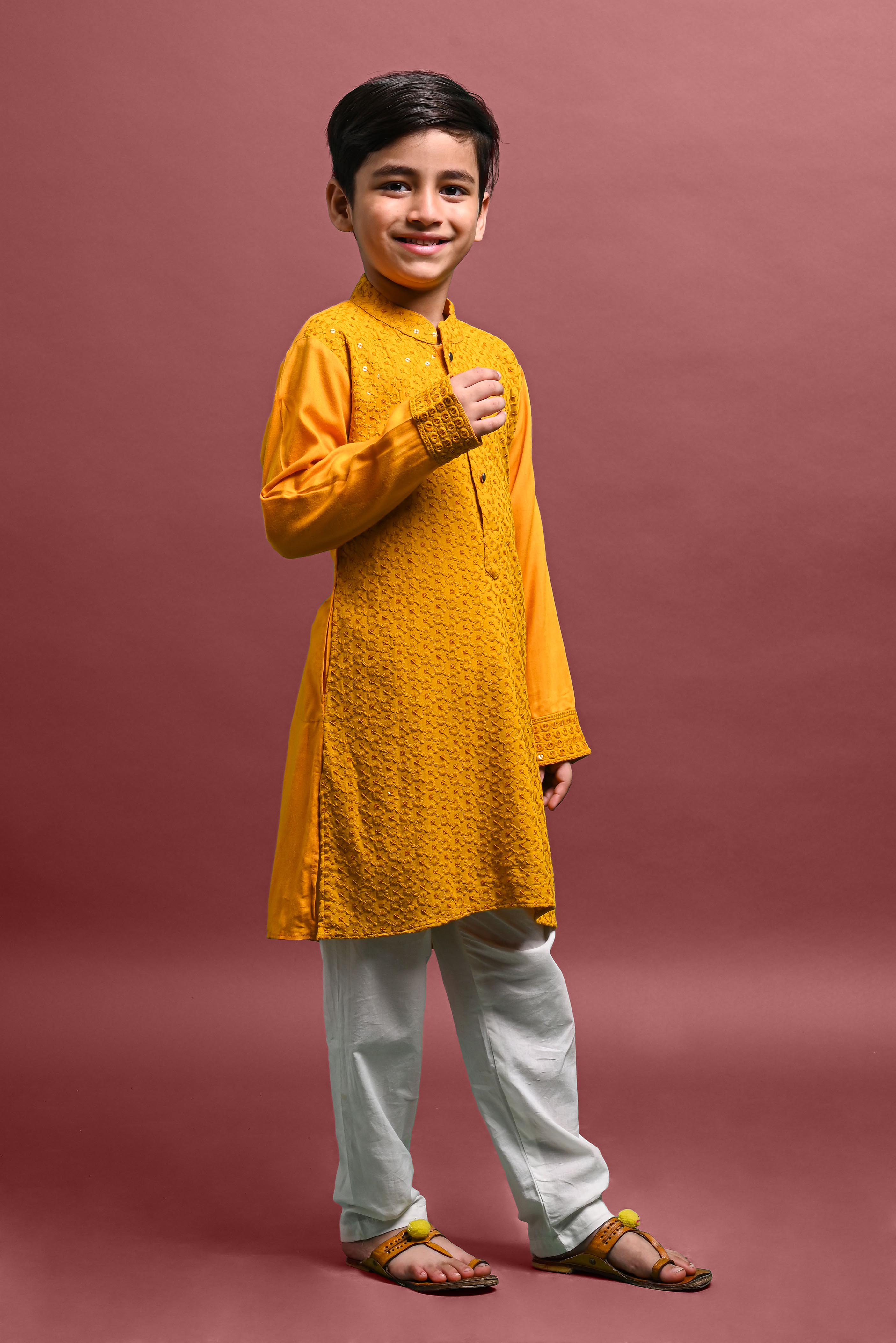 Cotton Blend Printed White Kurta Pajama Set – Vesham