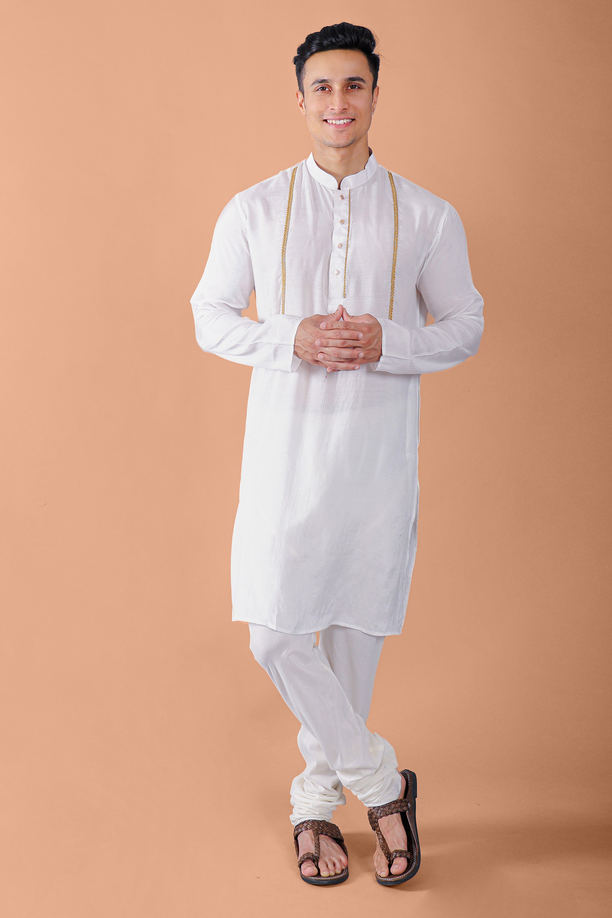 White Embellished Kurta With Pajama Set for Men Vesham Retails